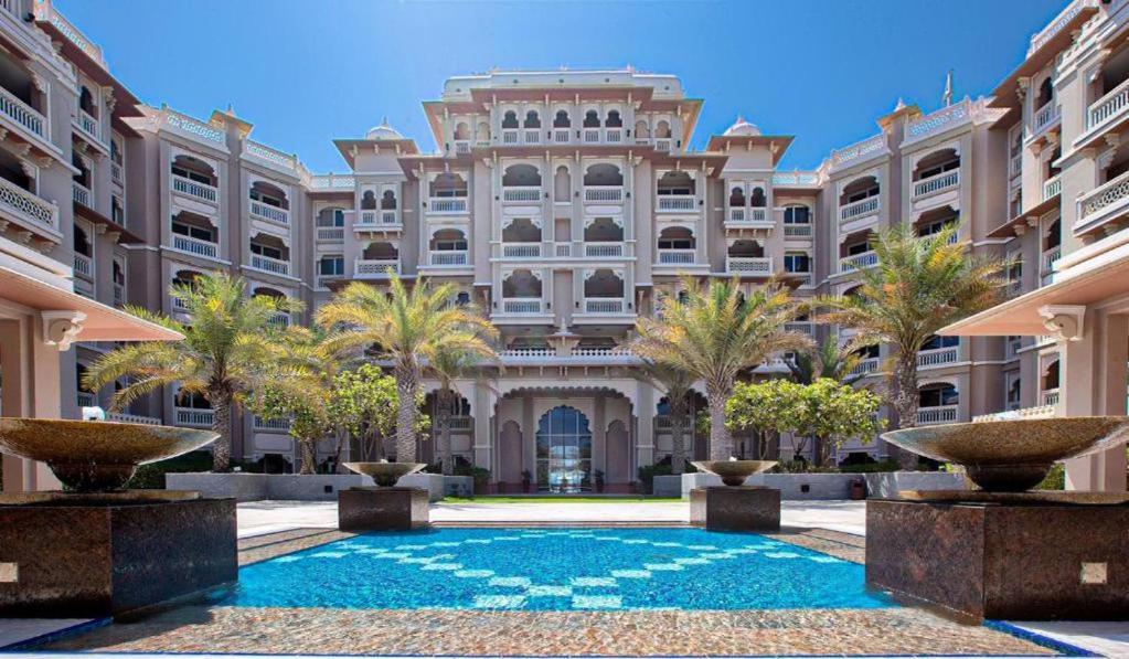 Vogue Luxury Three Bedroom And Kids At Grandeur Residence, Huge Private Sea-view Terrace, Private Access, Get 30 Percents Off Zabeel Saray Dining Apartment Dubai