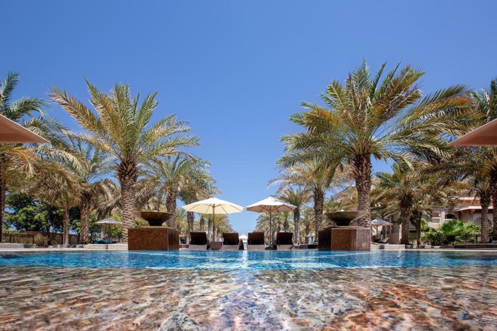 Vogue Luxury Three Bedroom And Kids At Grandeur Residence, Huge Private Sea-view Terrace, Private Access, Get 30 Percents Off Zabeel Saray Dining