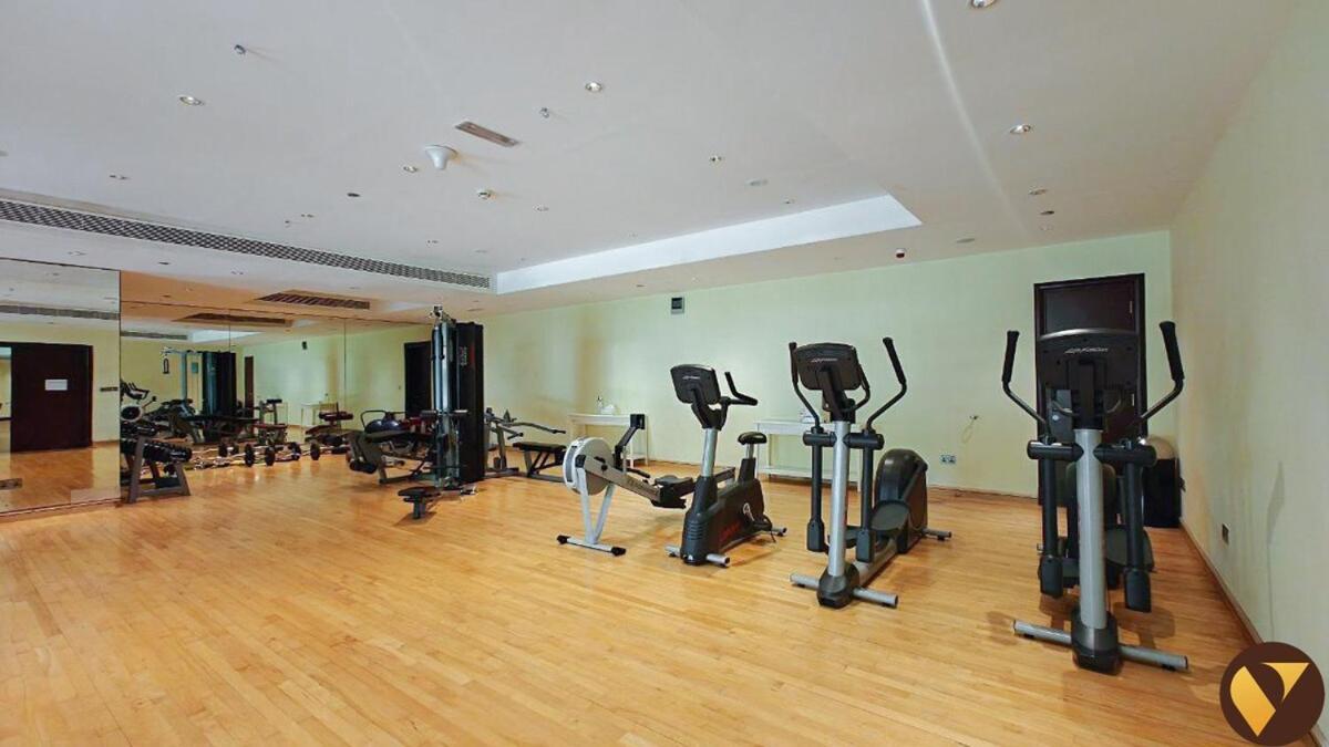 Vogue Luxury Three Bedroom And Kids At Grandeur Residence, Huge Private Sea-view Terrace, Private Access, Get 30 Percents Off Zabeel Saray Dining Apartment Dubai