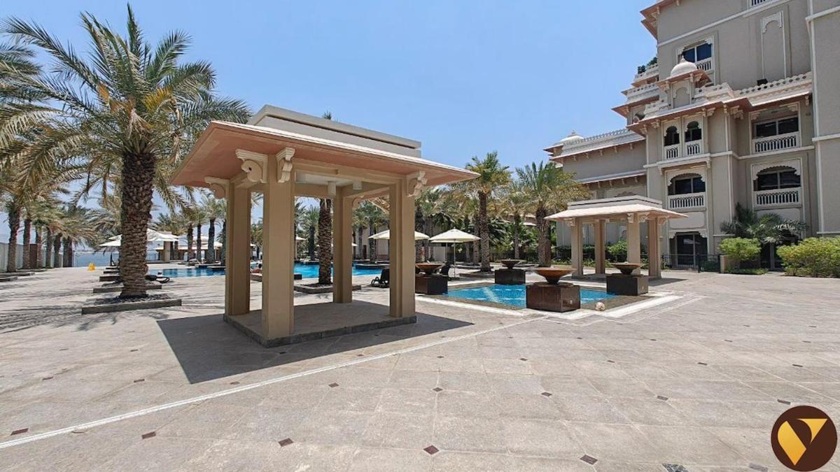 Vogue Luxury Three Bedroom And Kids At Grandeur Residence, Huge Private Sea-view Terrace, Private Access, Get 30 Percents Off Zabeel Saray Dining