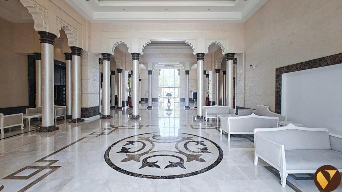 Vogue Luxury Three Bedroom And Kids At Grandeur Residence, Huge Private Sea-view Terrace, Private Access, Get 30 Percents Off Zabeel Saray Dining Apartment