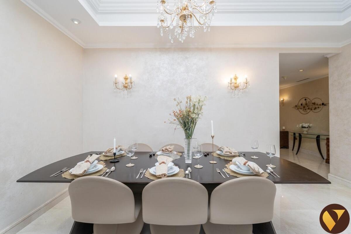 Vogue Luxury Three Bedroom And Kids At Grandeur Residence, Huge Private Sea-view Terrace, Private Access, Get 30 Percents Off Zabeel Saray Dining Apartment Dubai