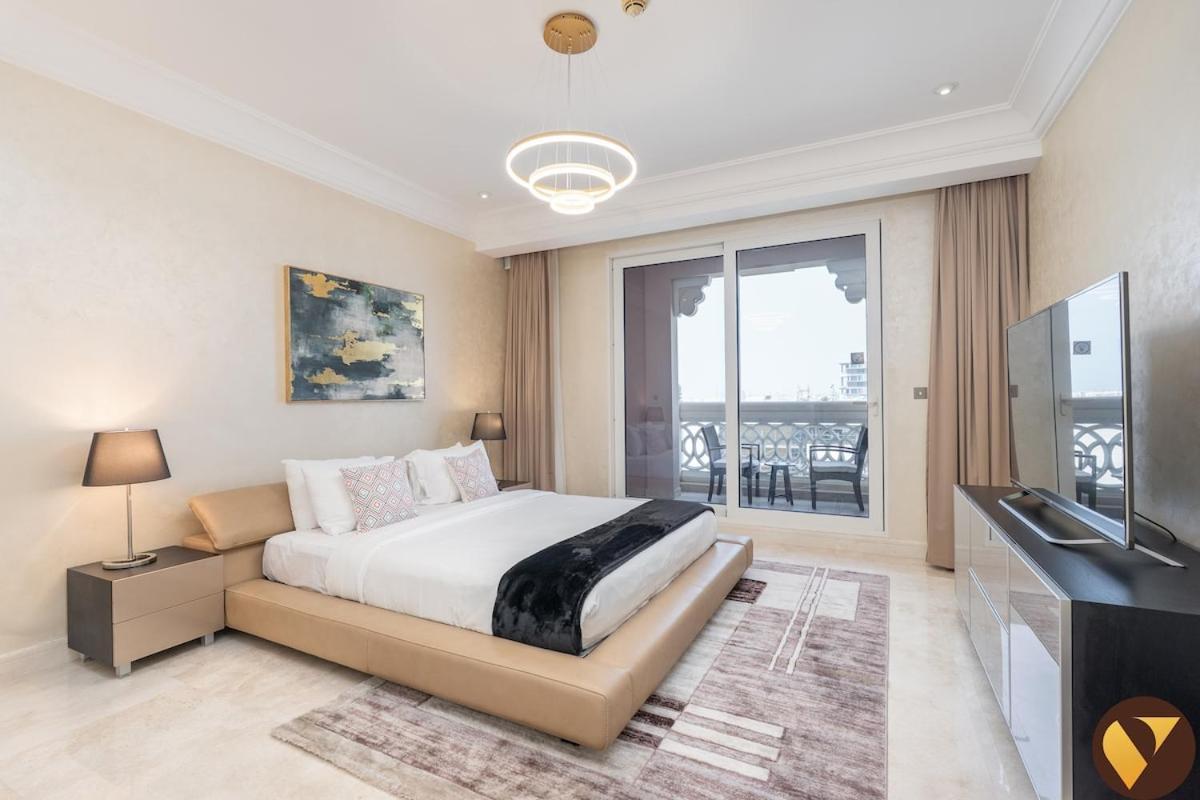 Vogue Luxury Three Bedroom And Kids At Grandeur Residence, Huge Private Sea-view Terrace, Private Access, Get 30 Percents Off Zabeel Saray Dining Apartment *