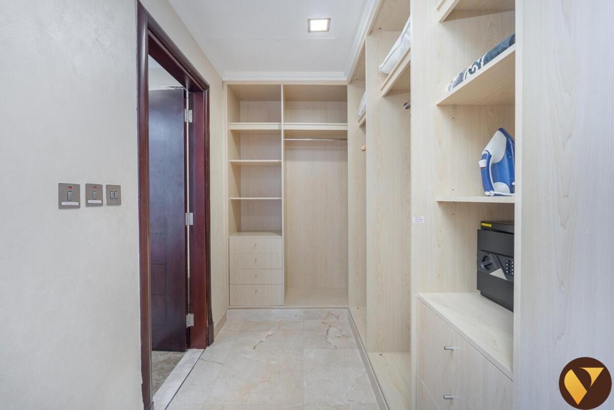 Vogue Luxury Three Bedroom And Kids At Grandeur Residence, Huge Private Sea-view Terrace, Private Access, Get 30 Percents Off Zabeel Saray Dining Apartment *