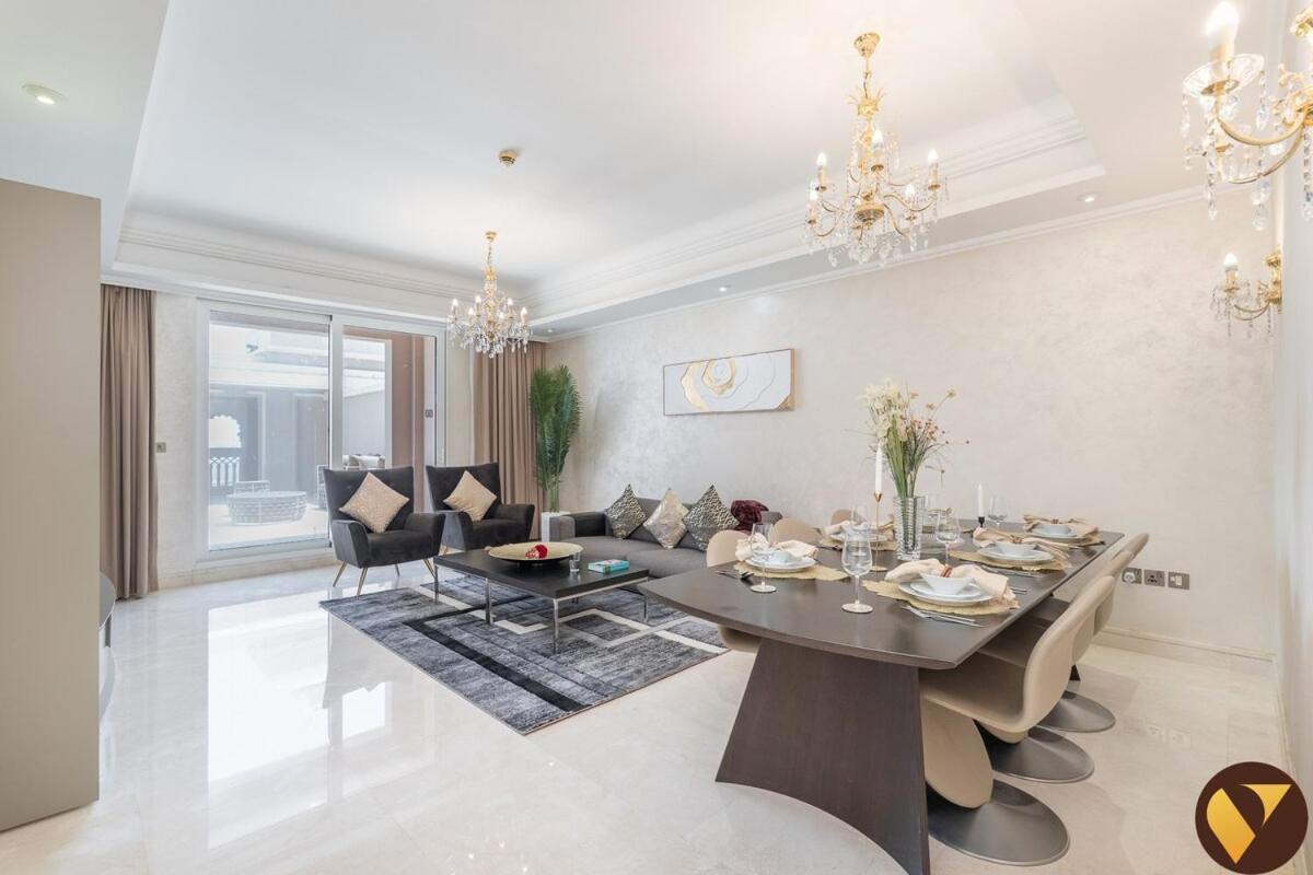 Apartment Vogue Luxury Three Bedroom And Kids At Grandeur Residence, Huge Private Sea-view Terrace, Private Access, Get 30 Percents Off Zabeel Saray Dining *