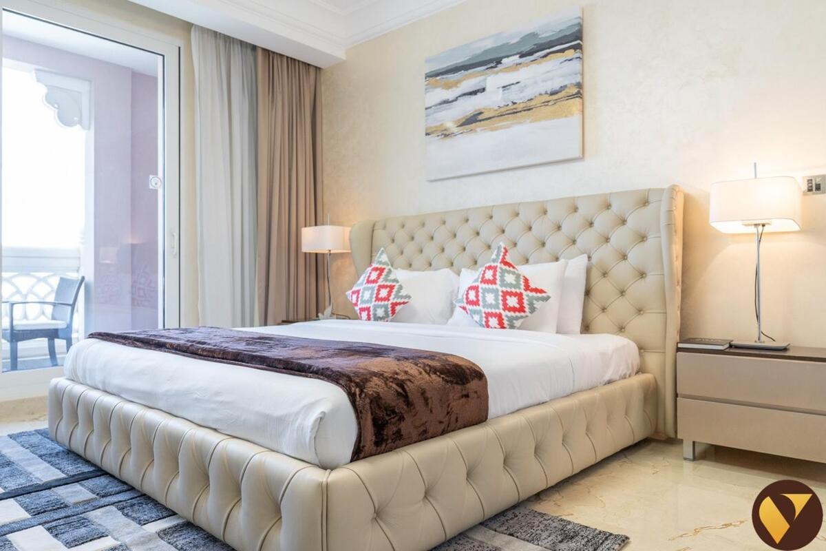 Vogue Luxury Three Bedroom And Kids At Grandeur Residence, Huge Private Sea-view Terrace, Private Access, Get 30 Percents Off Zabeel Saray Dining Apartment