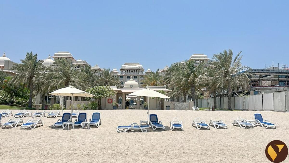 Apartment Vogue Luxury Three Bedroom And Kids At Grandeur Residence, Huge Private Sea-view Terrace, Private Access, Get 30 Percents Off Zabeel Saray Dining *