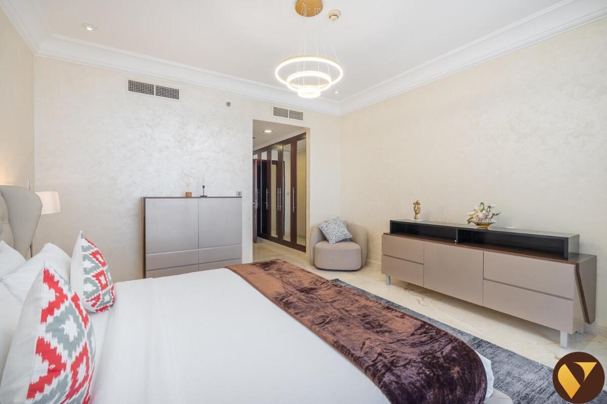 Vogue Luxury Three Bedroom And Kids At Grandeur Residence, Huge Private Sea-view Terrace, Private Access, Get 30 Percents Off Zabeel Saray Dining Dubai