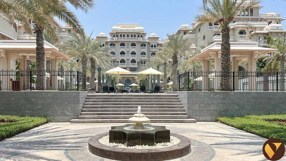 Apartment Vogue Luxury Three Bedroom And Kids At Grandeur Residence, Huge Private Sea-view Terrace, Private Access, Get 30 Percents Off Zabeel Saray Dining *
