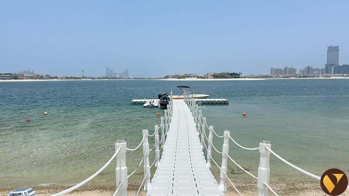 Vogue Luxury Three Bedroom And Kids At Grandeur Residence, Huge Private Sea-view Terrace, Private Access, Get 30 Percents Off Zabeel Saray Dining Apartment *